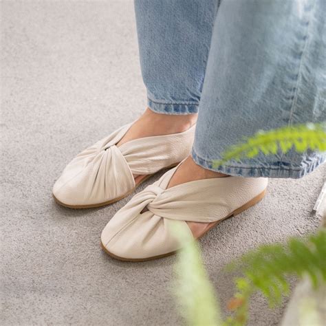 knotted flats