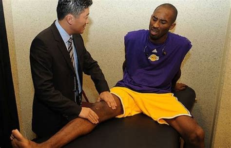 kobe bryant knee surgery