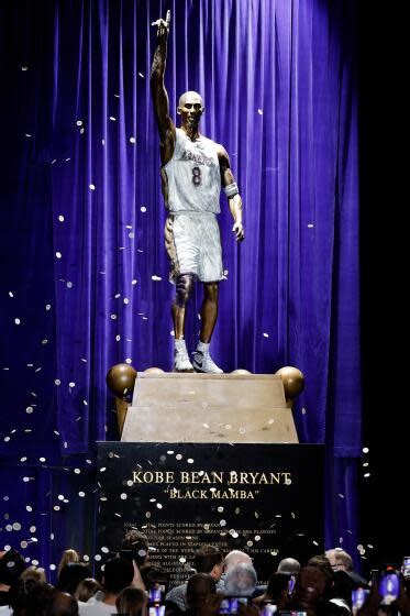 kobe bryant statue photos