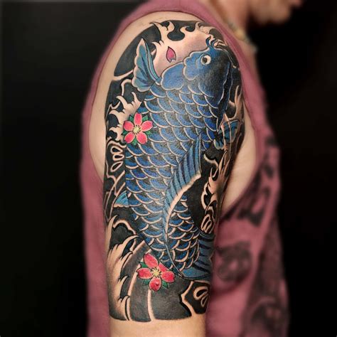 Koi Fish on Shoulder Blades Shoulder blade tattoo, Sleeve tattoos for