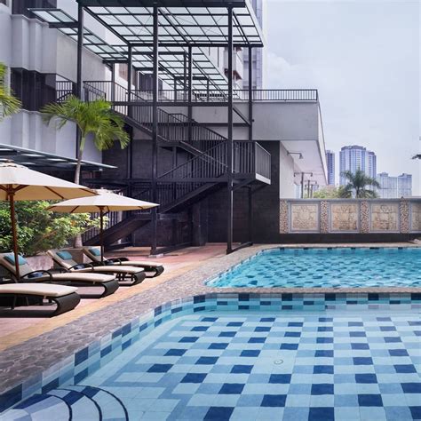 kolam renang hotel di Medan