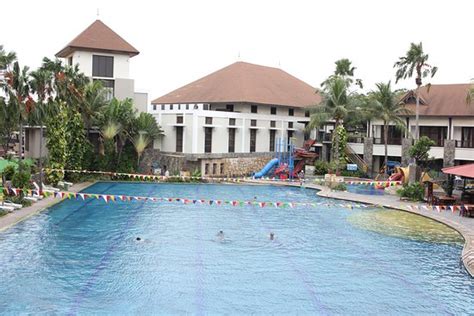 kolam renang hotel untuk umum di Bekasi