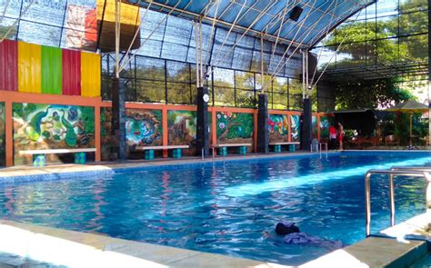 kolam renang Surya Surabaya