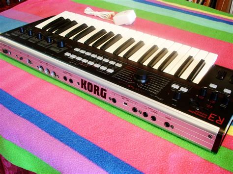 MATRIXSYNTH R3 Vocoder/ Synthesizer Keyboard SN 007522