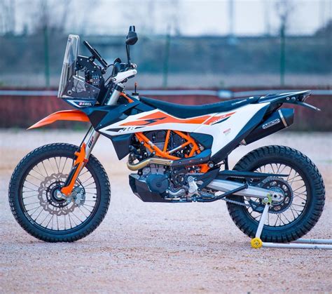 KTM 690 Enduro Rally Custom from Rafael Gorski DERESTRICTED