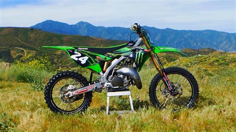 kx 125 dirt bike