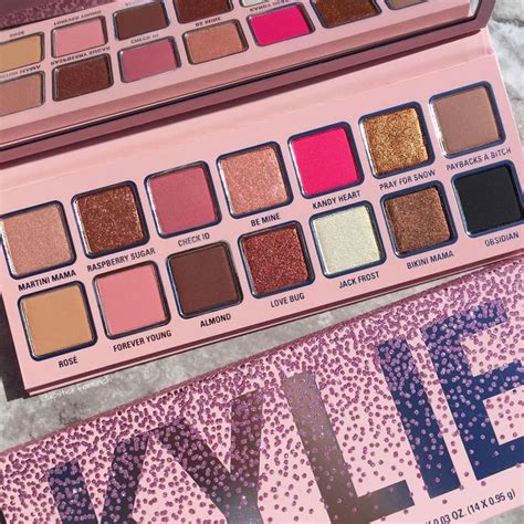 kylie jenner holiday eyeshadow palette