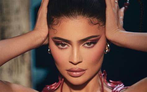 Kylie Jenner Reveals Valentine's Day Lip Kits Kylie Cosmetics