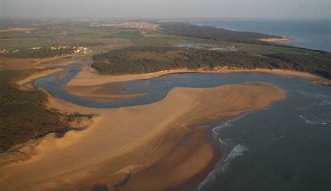 Vue aérienne de la plage du Veillon - ©V. Joncheray - Destination