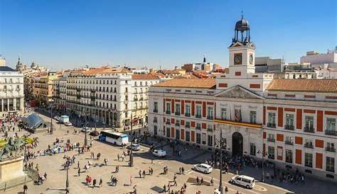 Que visitar en Madrid: La puerta del Sol - Alquiler de minibus Madrid