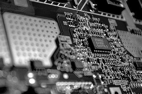 la historia de los circuitos integrados