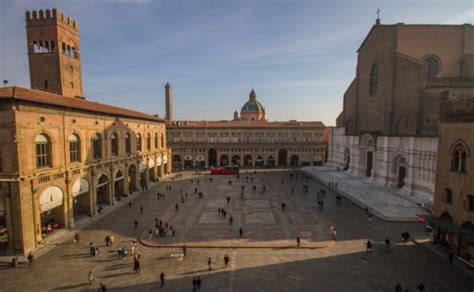 la piazza maggiore bologna