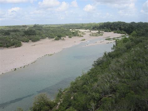La Pryor Tx River