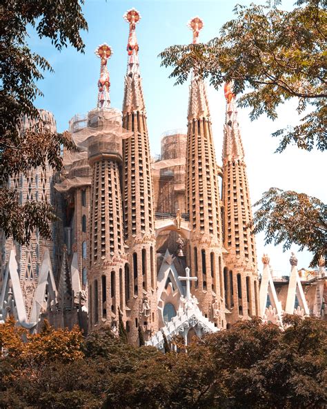 la sagrada familia barcelona towers