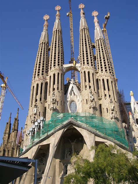 la sagrada familia cathedral history