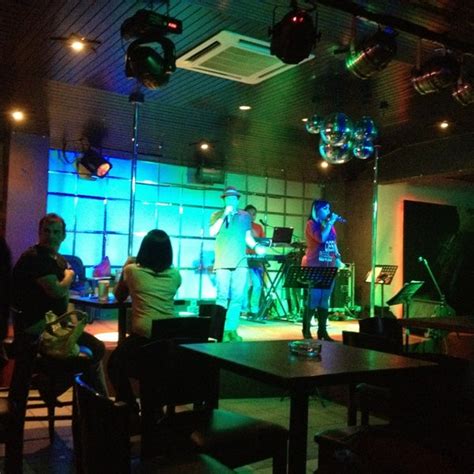 Budak Subang Jaya Lirik Restoran Kampungku, Lake View Club Subang