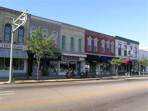 lake geneva stores on main street