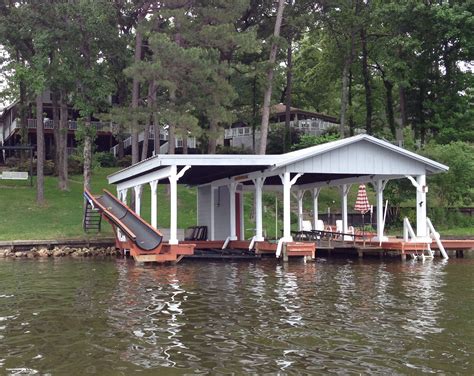 lake house rentals with boat dock