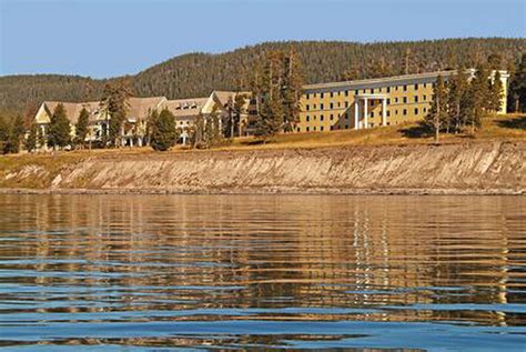 lake yellowstone hotel website