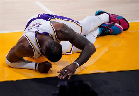 lakers injury report lebron