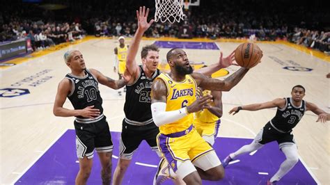 lakers vs spurs live free