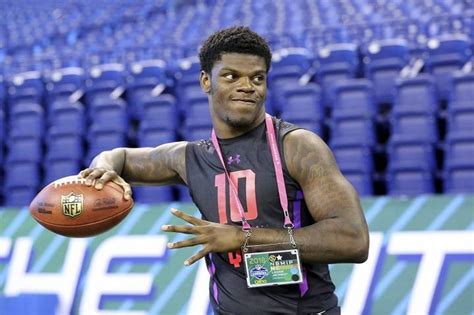 lamar jackson height weight