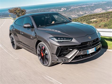 lamborghini urus drive
