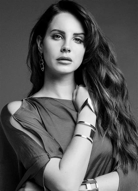 lana del rey pictures black and white