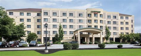 lancaster pa hotels near outlets
