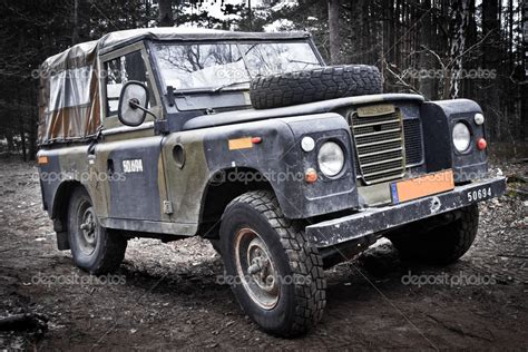 Offroad terepjáró vezetés teszteld le a Land Rover Defender erejét!