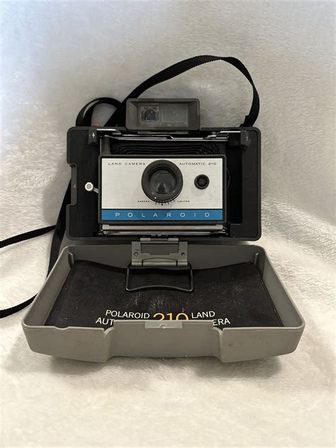 Polaroid Land Camera Automatic 210 + Flashgun 268 + Manuals Barely