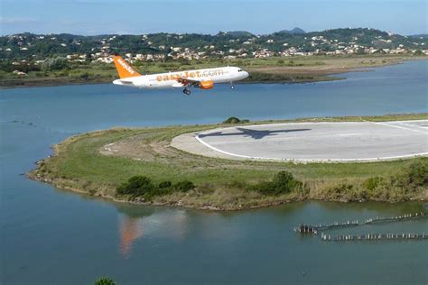 landing at corfu airport