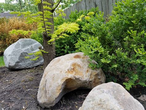 10+ Landscaping With Boulders Ideas