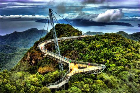 langkawi sky bridge in malaysia