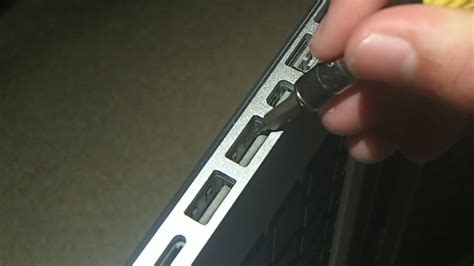 laptop loose connection