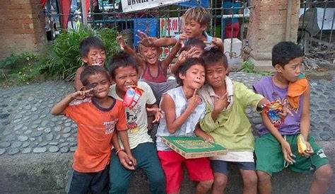 Batang Namamalimos sa Init ng Haring Araw..Begging, Panhandling - YouTube