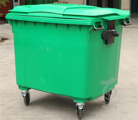 large industrial trash bins cleaning