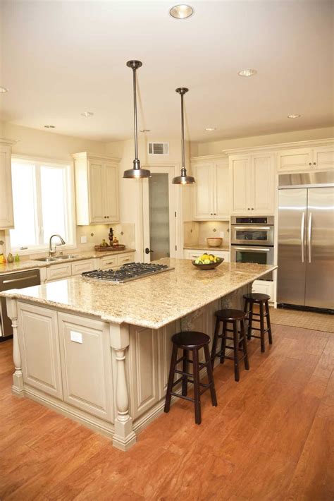 Large Island In Small Kitchen
