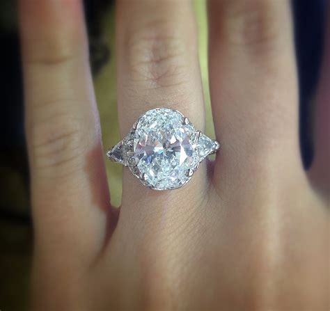 large oval cut engagement rings