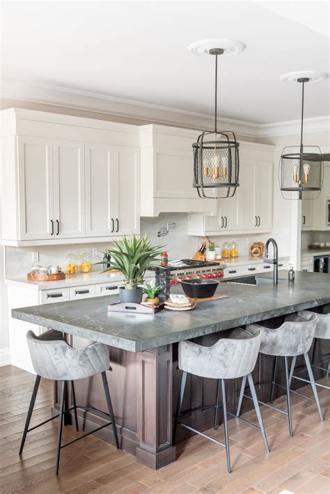 Large Upscale Kitchen Islands