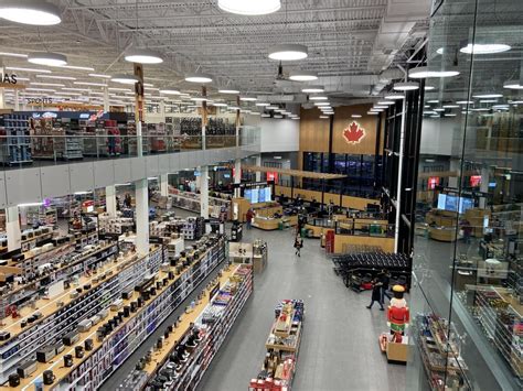 largest canadian tire in ottawa