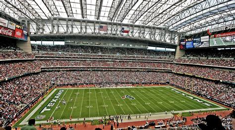 largest capacity pro football stadium in usa