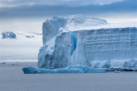 largest iceberg in antarctica