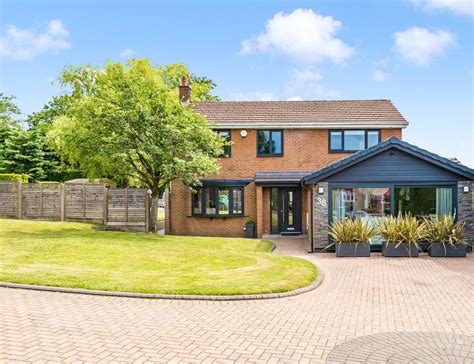 Larkfield Close Greenmount