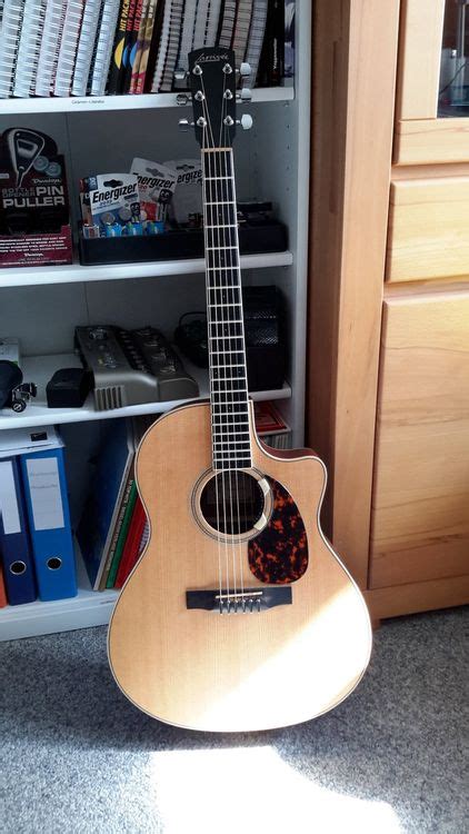 Larrivee Jumbo J09 Custom Shop Traumhafte Gitarre, NP 5.000€ in