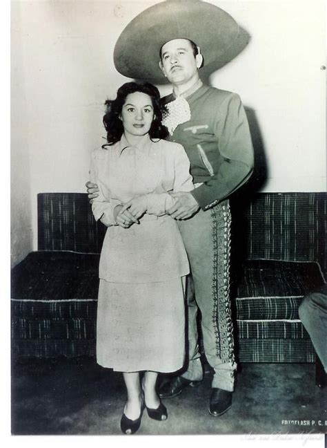 las esposas de pedro infante