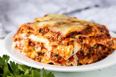 lasagna with beef & ricotta cheese