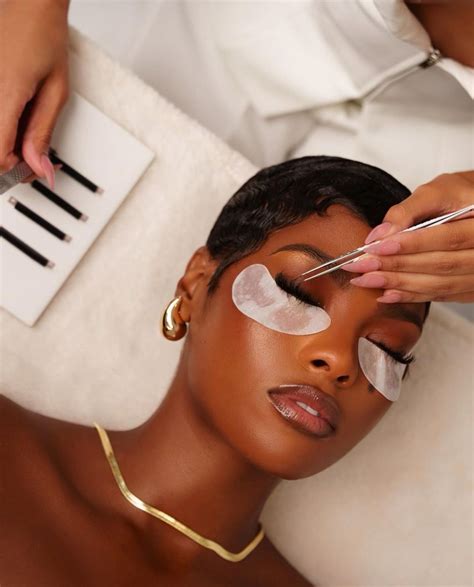 5 Essential Tips for Becoming a Lash Esthetician Pro
