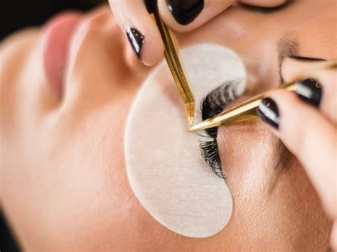 Lash extensions training