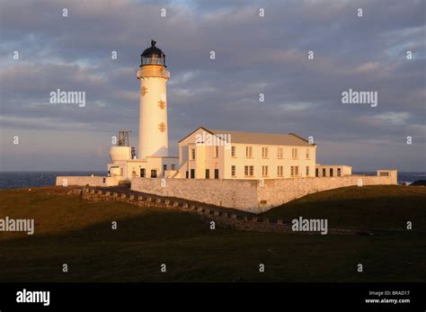 last manned lighthouse in scotland